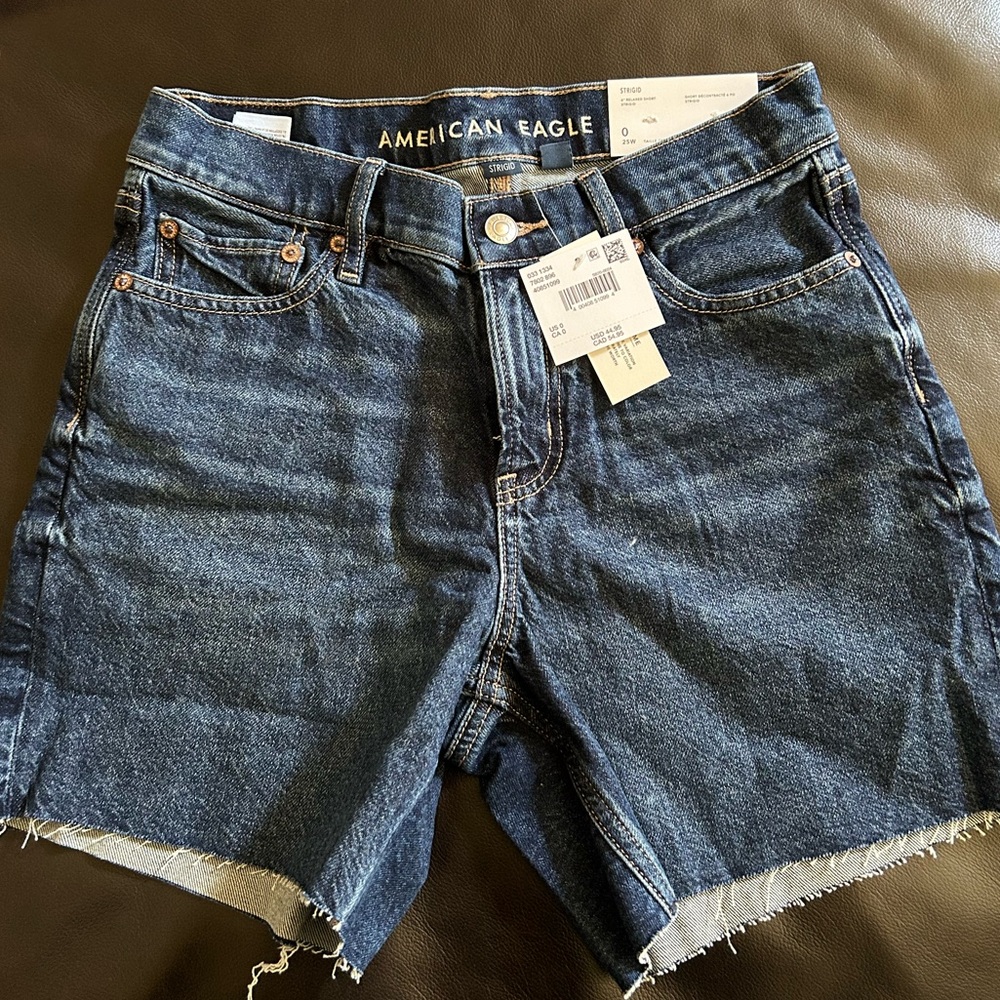 American Eagle Jean Shorts
6” Relaxed fit